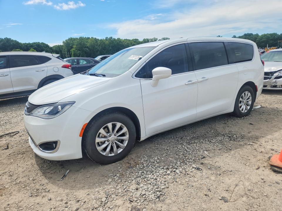 2018 CHRYSLER PACIFICA TOURING PLUS photo 1