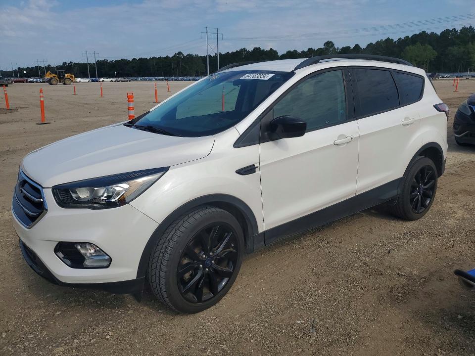 2017 FORD ESCAPE SE photo 1
