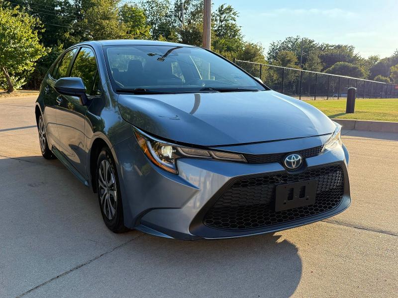 2022 TOYOTA COROLLA LE photo 1