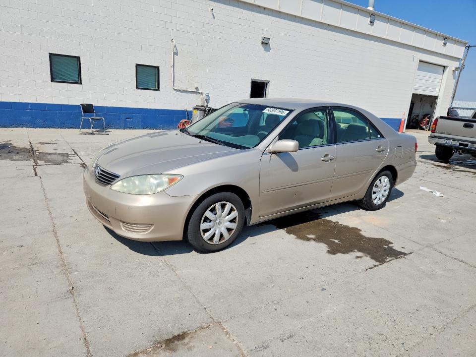 2005 TOYOTA CAMRY LE photo 1