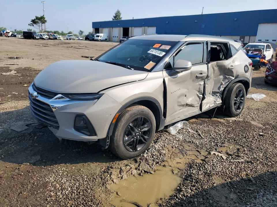 2021 CHEVROLET BLAZER 2LT photo 1