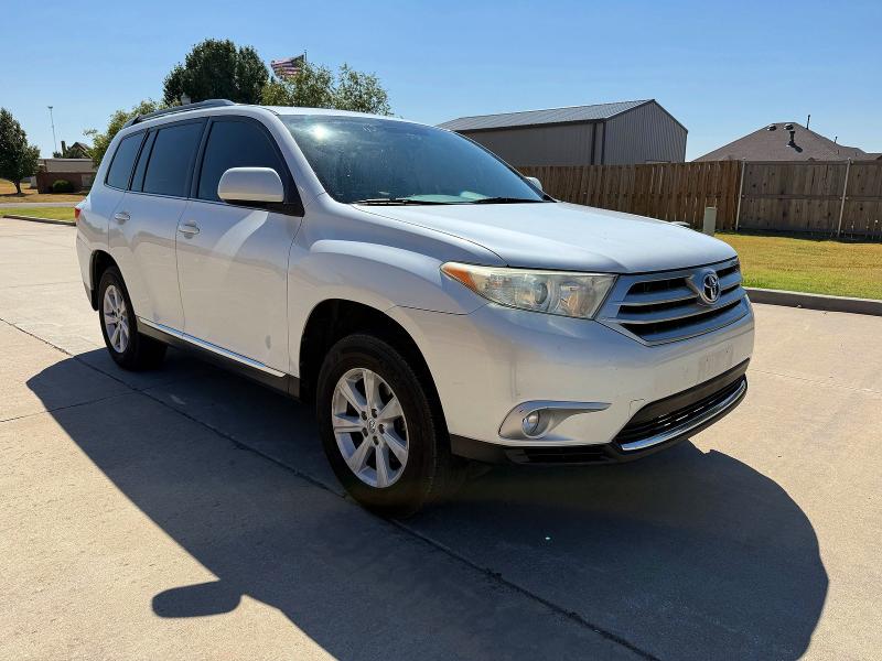 2013 TOYOTA HIGHLANDER SE photo 1