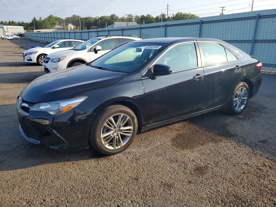 2017 TOYOTA CAMRY SE photo 1