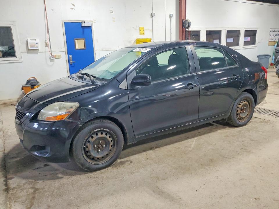 2010 TOYOTA YARIS BASE photo 1